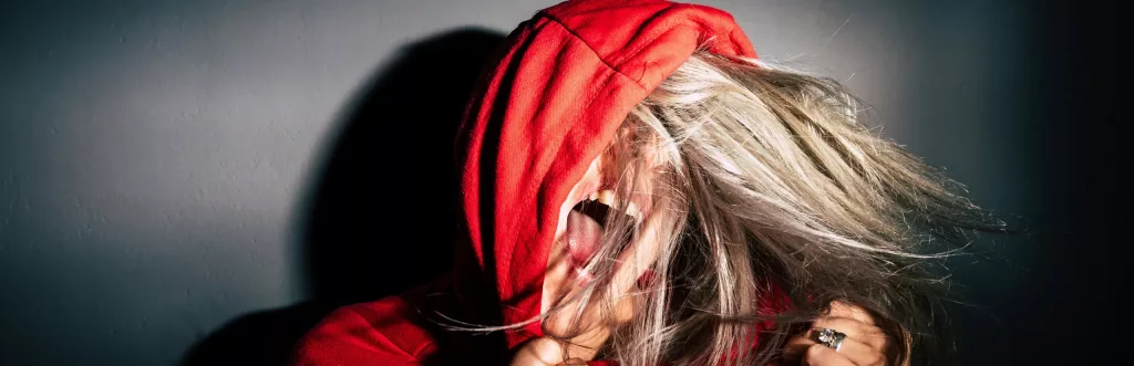Article : Les signes que vous cherchez à trop plaire aux autres - Image en avant.
